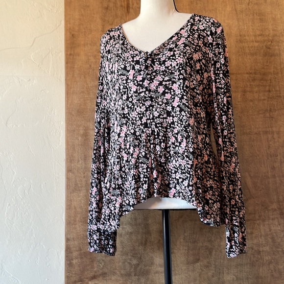 SO Flower Boho Top - Picture 8 of 8